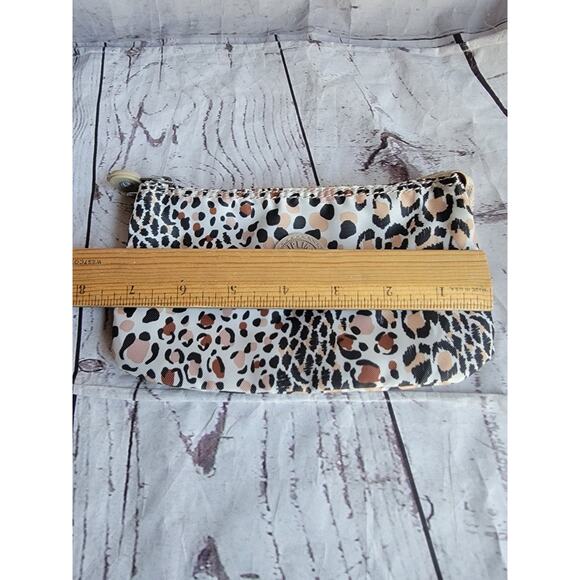 Kipling Creativity Pouch Wallet Makeup Lepord Print Bag No Strap - Picture 3 of 7
